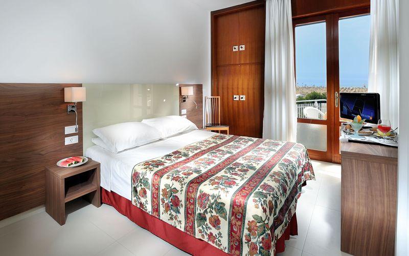 Hotel President Μπιμπιόνε Εξωτερικό φωτογραφία