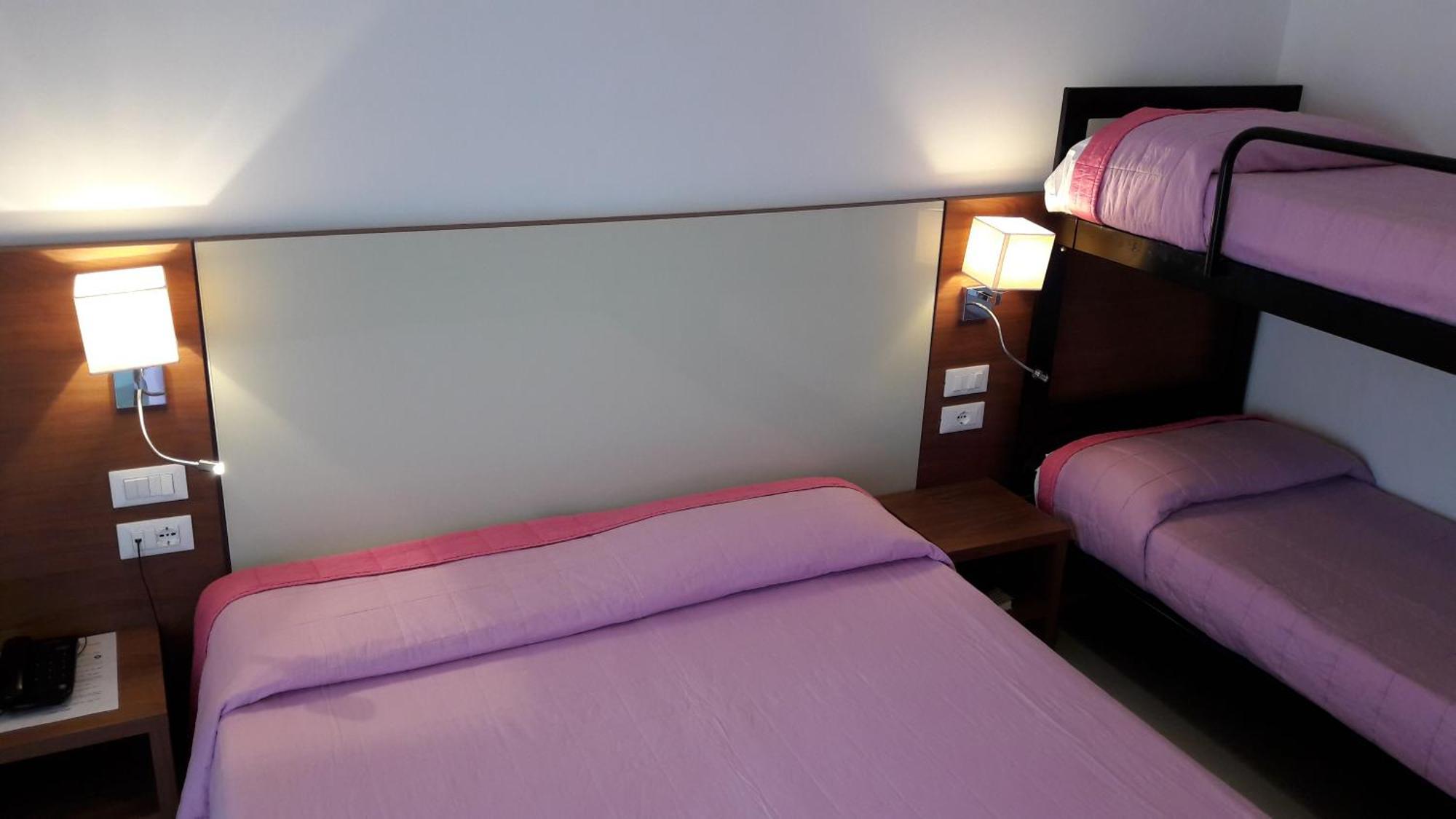Hotel President Μπιμπιόνε Εξωτερικό φωτογραφία