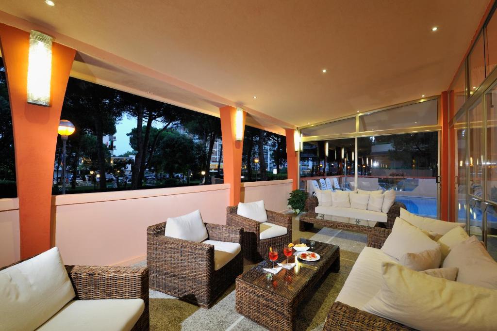 Hotel President Μπιμπιόνε Εξωτερικό φωτογραφία